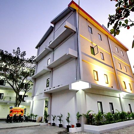 Dparagon Medokan Ayu Hotel Surabaya Eksteriør billede